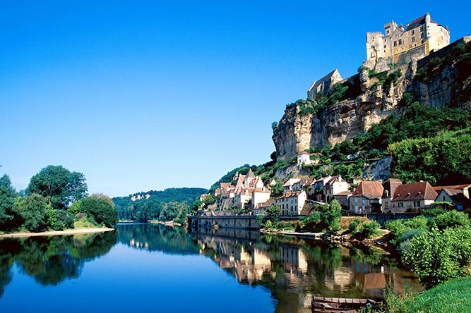 The 5 Best Places to Retire in France (and Take It Easy) 3 Dordogne River, France