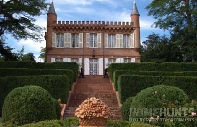 Five Must-See Equestrian Properties For Sale in France 4 Five Must-See Equestrian Properties For Sale in France 4