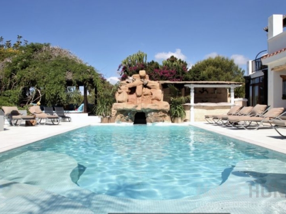 Find Your Dream Villa in Ibiza’s Most Prestigious Locations 3