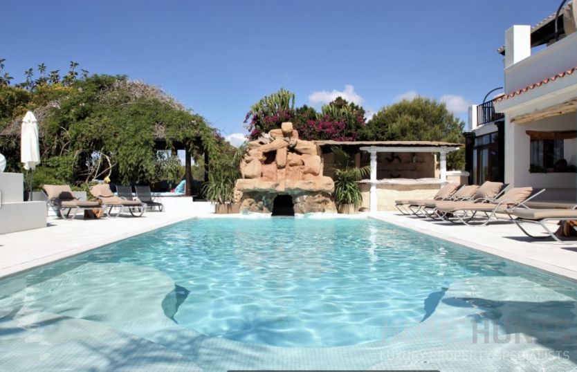 Find Your Dream Villa in Ibiza’s Most Prestigious Locations 1