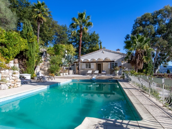 8 Bedroom Villa/House in Gattieres 34