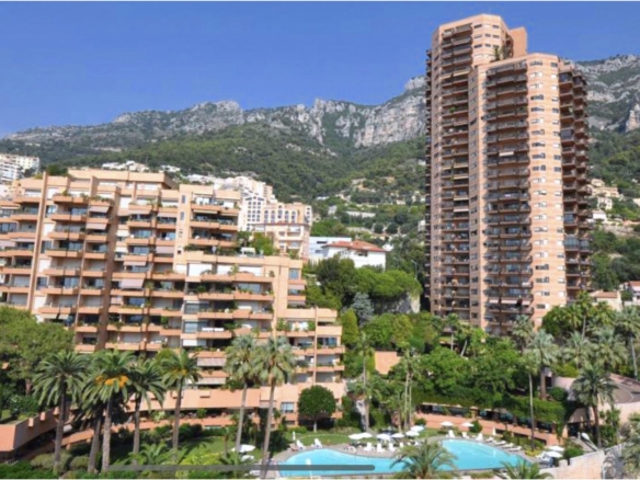 2 Bedroom Apartment in Monaco 18