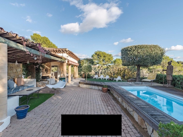 9 Bedroom Villa/House in Auribeau Sur Siagne 16
