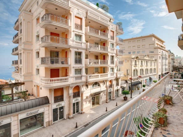 3 Bedroom Apartment in Monaco 2