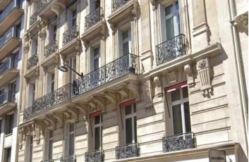 2 Bedroom Apartment in Paris 8th (Golden Triangle - Parc Monceau) 12