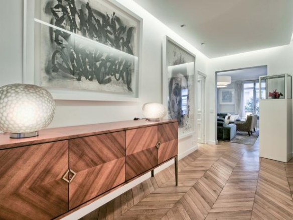 4 Bedroom Apartment in Paris 8th (Golden Triangle - Parc Monceau) 14