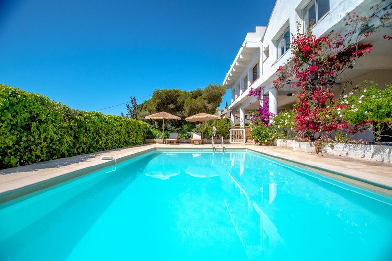 Villa/House For Sale in Les Issambres HH14582719