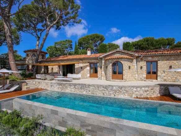 7 Bedroom Villa/House in Cap D Antibes 10