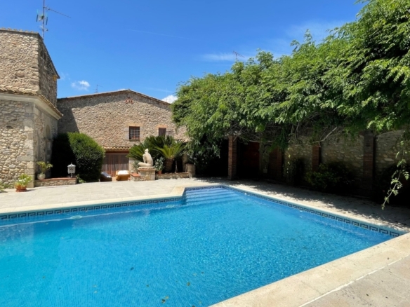 8 Bedroom Villa/House in Sant Pere Pescador 14