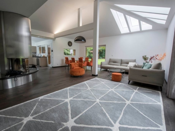 6 Bedroom Villa/House in Sciez 26