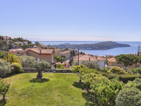 4 Bedroom Villa/House in Villefranche Sur Mer 34