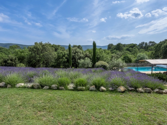3 Bedroom Villa/House in Menerbes 36