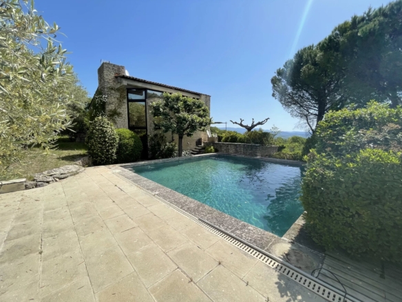 3 Bedroom Villa/House in Gordes 32