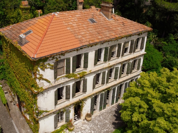 9 Bedroom Villa/House in Grasse 4