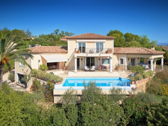 4 Bedroom Villa/House in St Paul 32