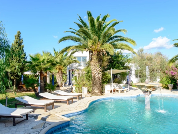 5 Bedroom Villa/House in Sant Jordi 18