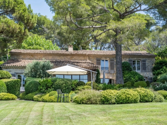 Villa/House For Sale in Mougins 15