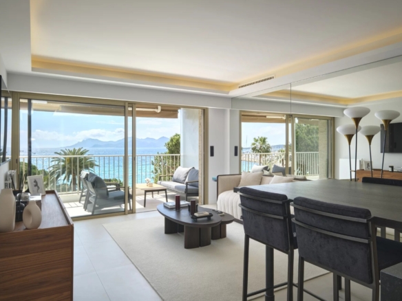 2 Bedroom Apartment in Cannes 26