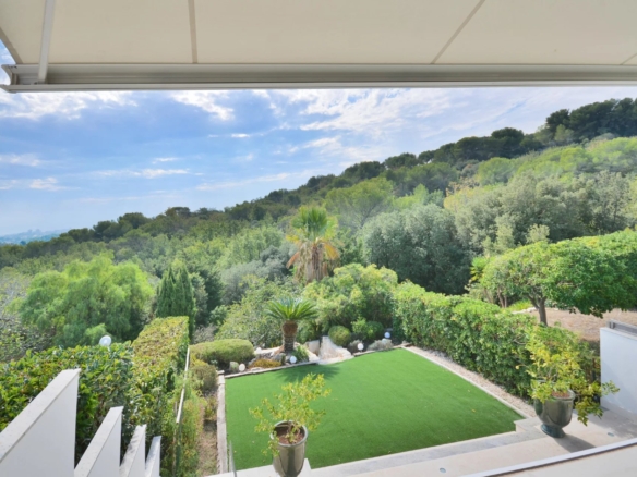 3 Bedroom Villa/House in Cannes 8