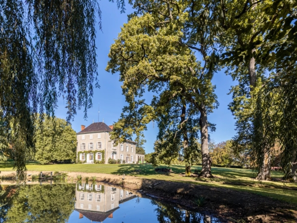 8 Bedroom Villa/House in Bourg-en-bresse 24