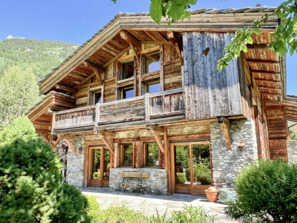 6 Bedroom Chalet in Chamonix 2