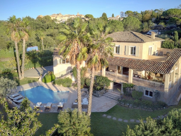 4 Bedroom Villa/House in Mougins 10