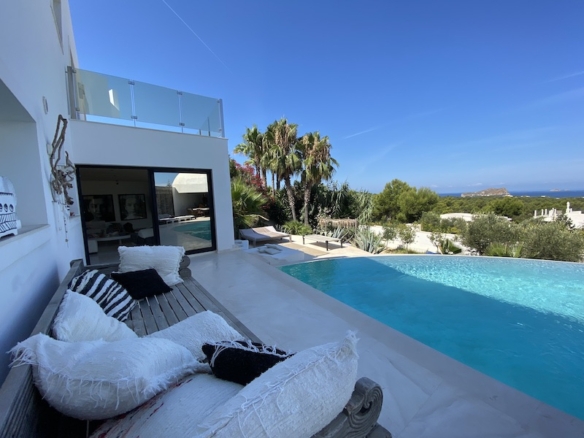 4 Bedroom Villa/House in San Josep 8