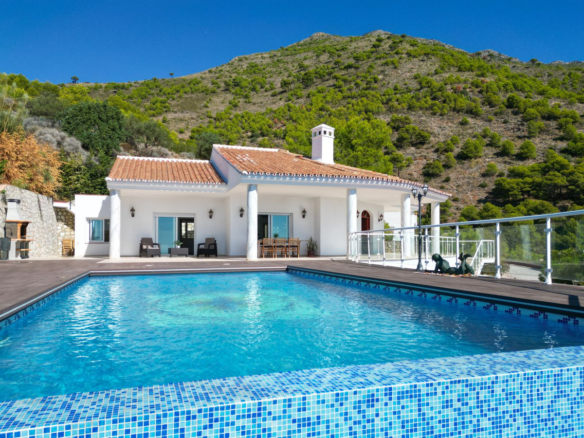 4 Bedroom Villa/House in Mijas 34