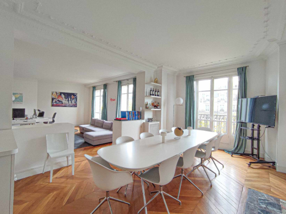 4 Bedroom Apartment in Paris 6th (Saint Germain des Prés – Luxembourg) 10