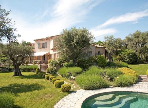 4 Bedroom Villa/House in Chateauneuf Grasse 16