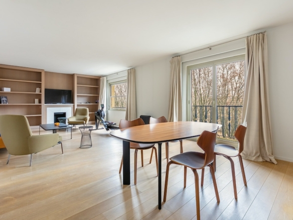 2 Bedroom Apartment in Paris 7th (Invalides, Eiffel Tower, Orsay) 8