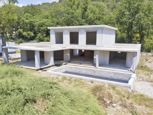 4 Bedroom Villa/House in Opio 36