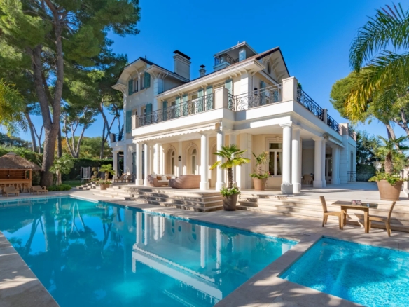 10 Bedroom Villa/House in Cap D Antibes 26