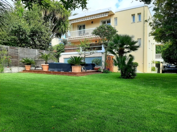 4 Bedroom Villa/House in Juan Les Pins 4