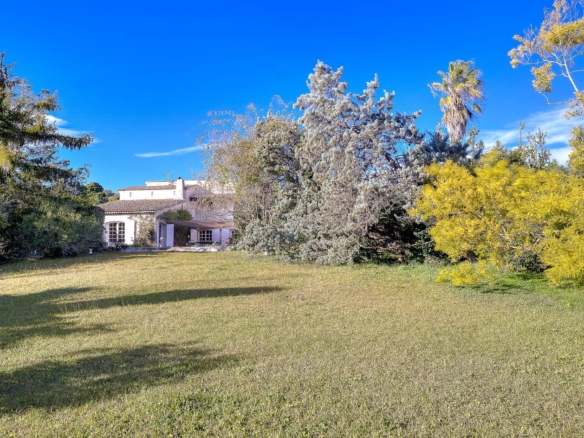 4 Bedroom Villa/House in Mougins 6