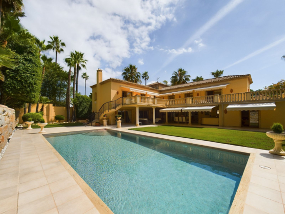 4 Bedroom Villa/House in Nueva Andalucía 6