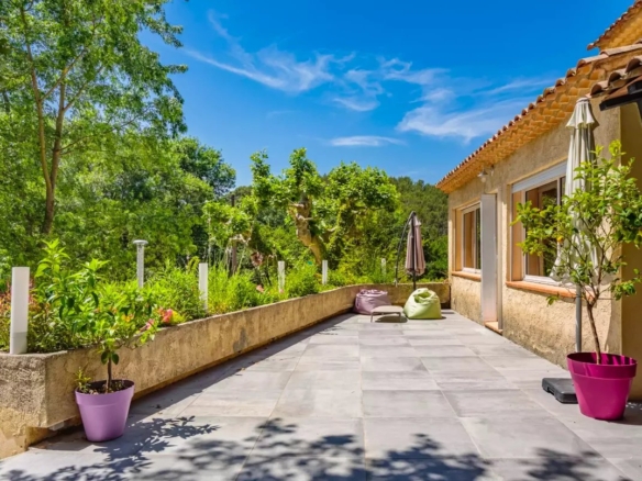 Villa/House For Sale in Aix En Provence 8
