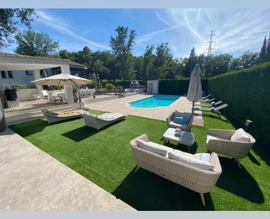 5 Bedroom Villa/House in Bagnols En Foret 6