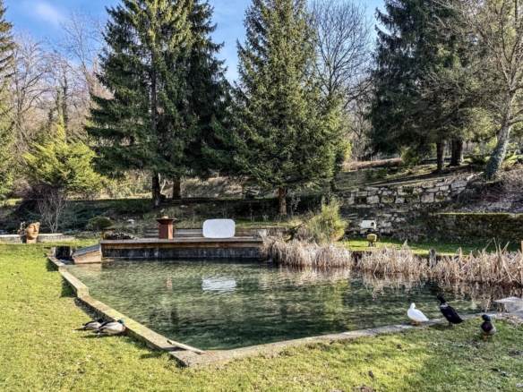 6 Bedroom Villa/House in Aiguebelette Le Lac 28