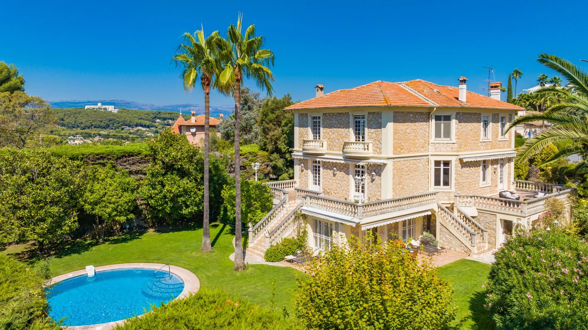 6 Bedroom Villa/House in Cannes 15
