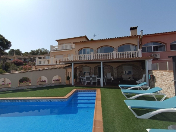 Villa/House For Sale in Pals 2