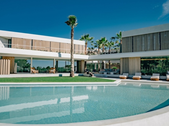 4 Bedroom Villa/House in Es Cubells 32
