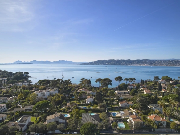 6 Bedroom Villa/House in Cap D Antibes 30