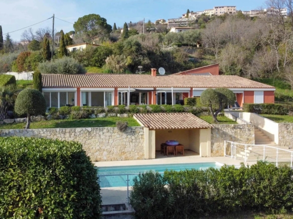 4 Bedroom Villa/House in Montauroux 6