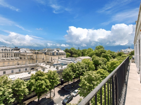 3 Bedroom Apartment in Paris 8th (Golden Triangle - Parc Monceau) 22