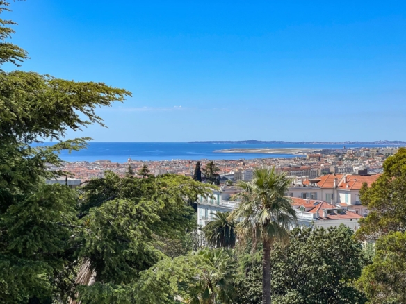 Apartment For Sale in Nice 10
