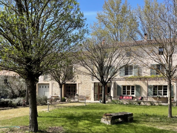 7 Bedroom Villa/House in L Isle Sur La Sorgue 2