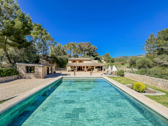 4 Bedroom Villa/House in Calvia 26