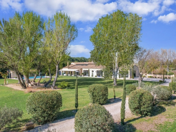 5 Bedroom Villa/House in St Remy De Provence 12