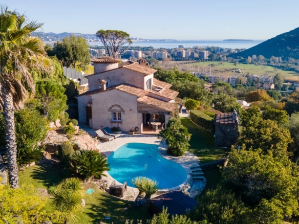 4 Bedroom Villa/House in Mandelieu La Napoule 18